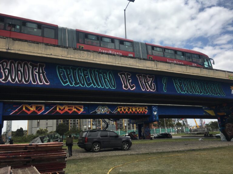 Av Villavicencio con Autopista Sur