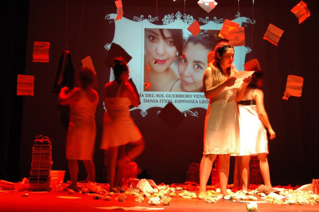 Mujeres en escena eskaparate.co