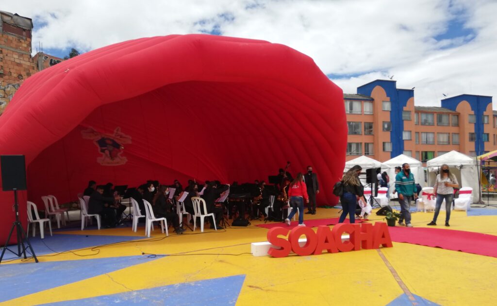 Actividades artísticas y culturales acompañaron la feria