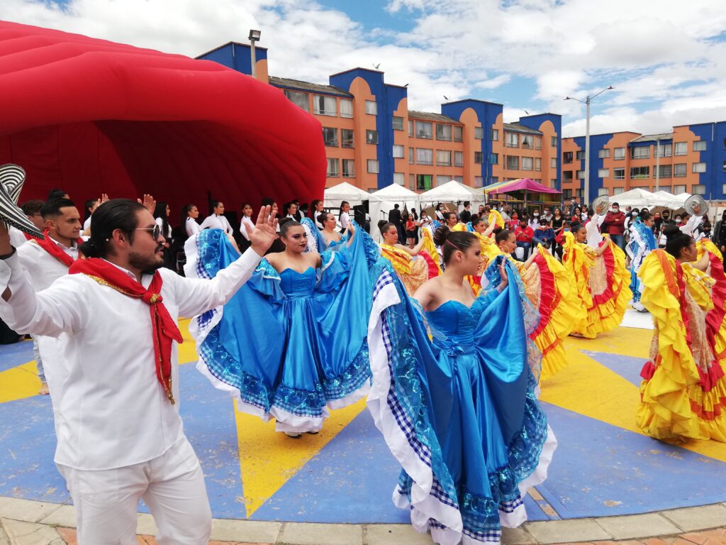 Actividades artísticas y culturales acompañaron la feria