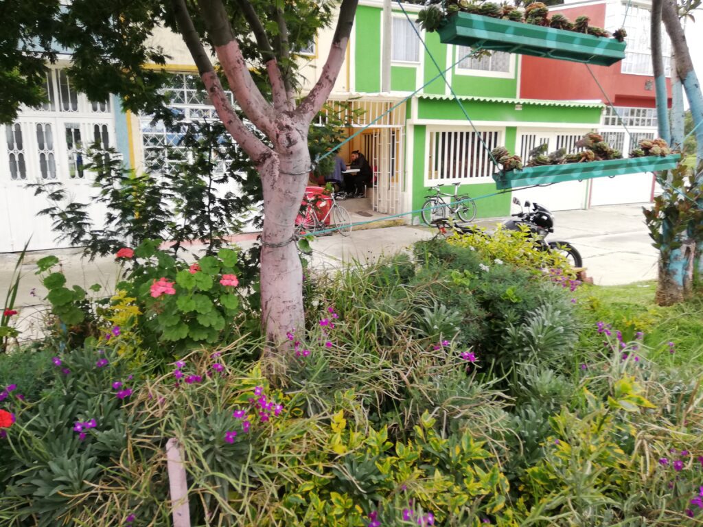 Jardines y cultivos para salvaguardar y proteger las especies que viven allí
