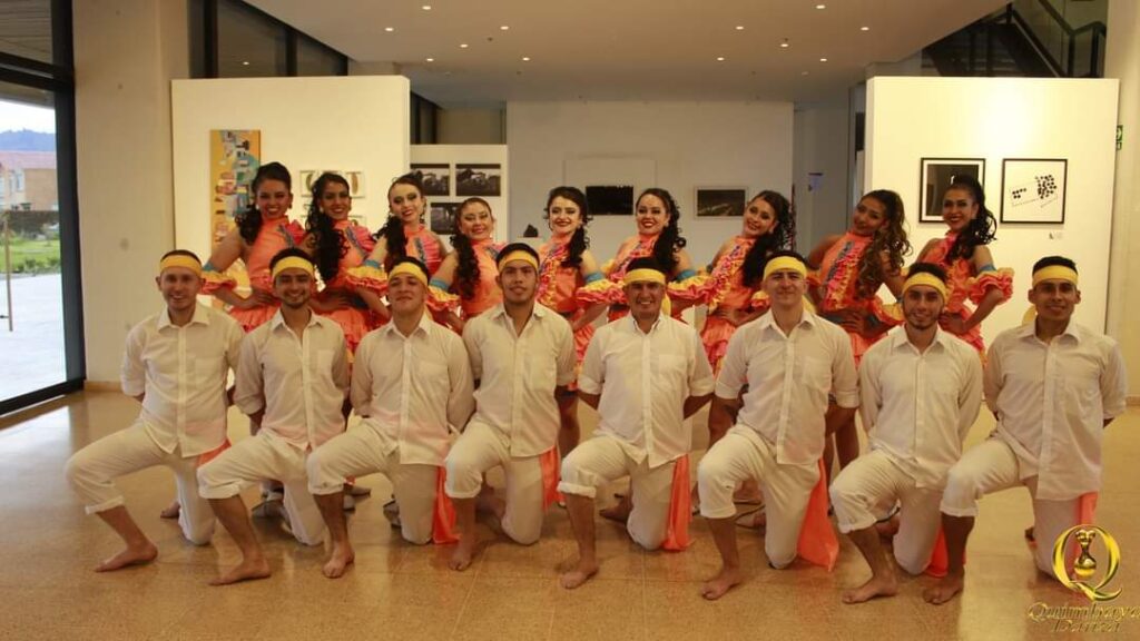Diversas danzas de diferentes regiones y épocas incluyen las presentaciones de la agrupación folclórica.

Fotografía cortesía de Quimbayo Danzas