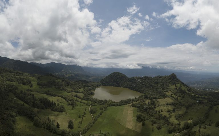 Laguna de Pedro Palo, entre los municipio de Tena, La Mesa y Bojacá, foto Nicolás Acevedo y Radio Nacional de Colombia