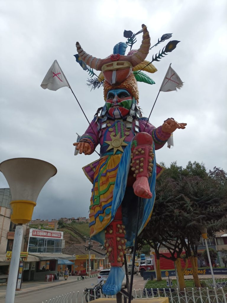 Gerardo Rosero Taitico Andino Danzarín: hijo de las raíces culturales del Carnaval Multicolor de la Frontera de Ipiales. imagen: Eskaparate.co
