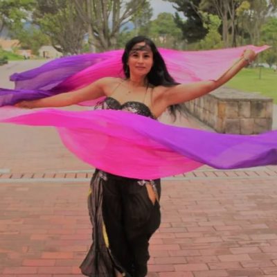 Diana Marcela Gacha es Daleia quien ha dedicado su vida a dignificar y dar a conocer la danza del vientre, derrocando las nociones erróneas frente a la cultura y el pensamiento occidental del Raks Sharki.