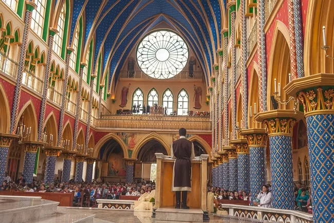 Celebraciones litúrgicas multitudinarias. Imagen: página Caballeros de la Virgen