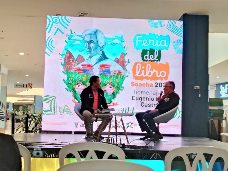Conversatorios con diferentes escritores e invitados. Foto: Valentina Rodríguez