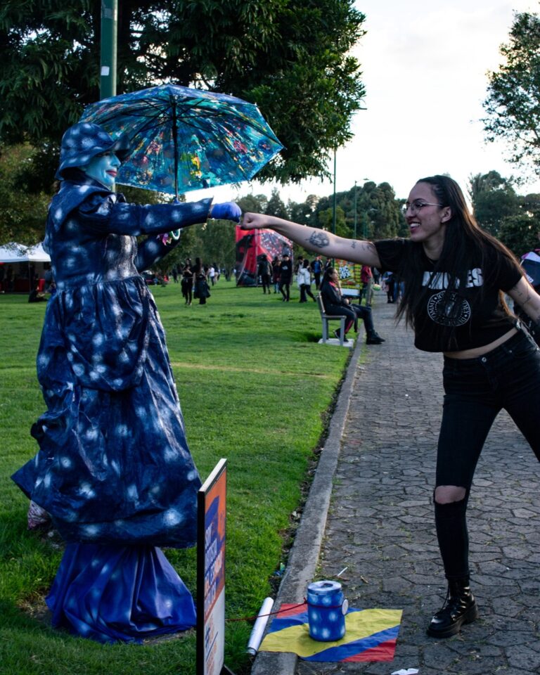 8 estatuas humanas realizarán intervenciones en vivo en distintos puntos del Parque Simón Bolívar. Foto: Rock al parque Lina Pachón.