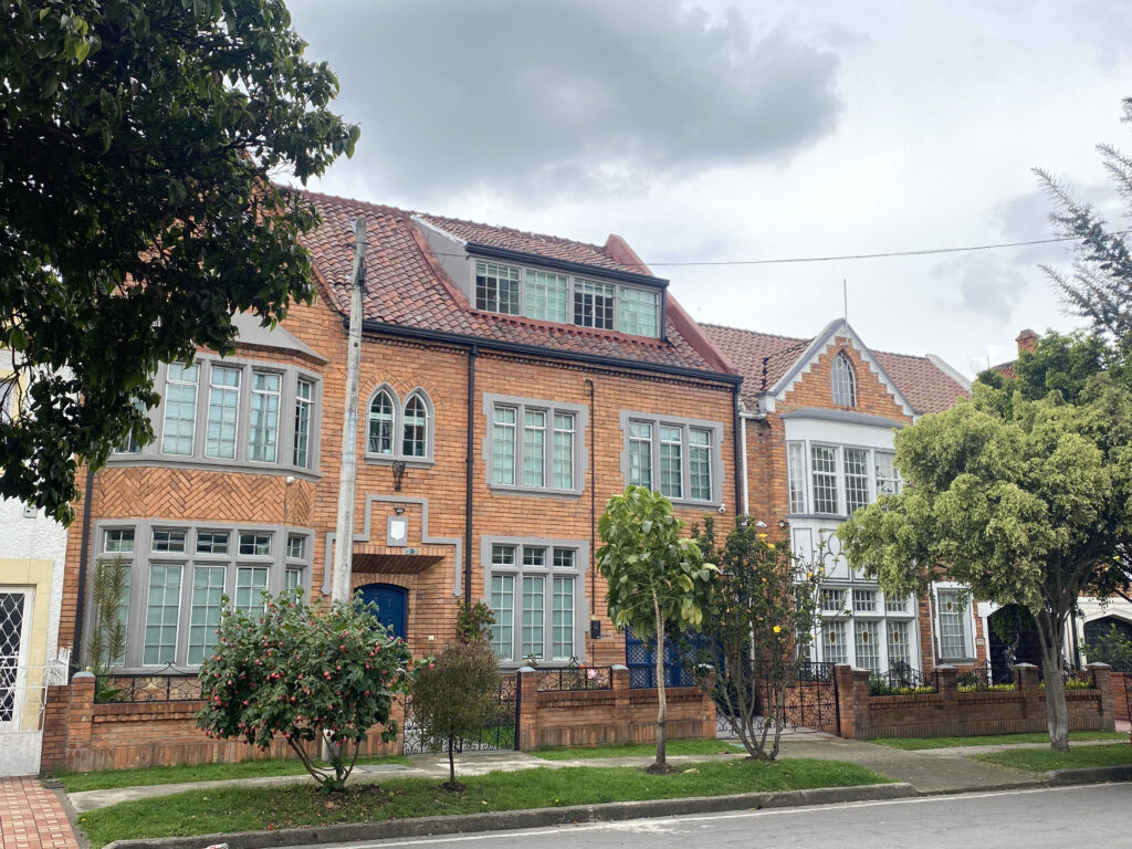 Bogotá está ejerciendo plenamente sus facultades sancionatorias y policivas para proteger el patrimonio cultural de la ciudad. Foto: Cortesía Prensa IDPC